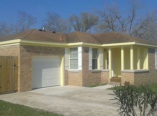 5934 Clemons Ln, Texas City, TX 77591