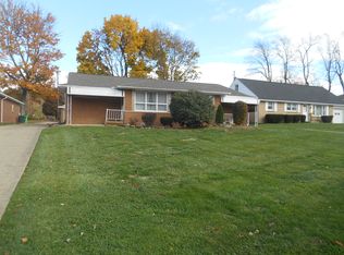 1390 Circle Hill Rd SE, North Canton, OH