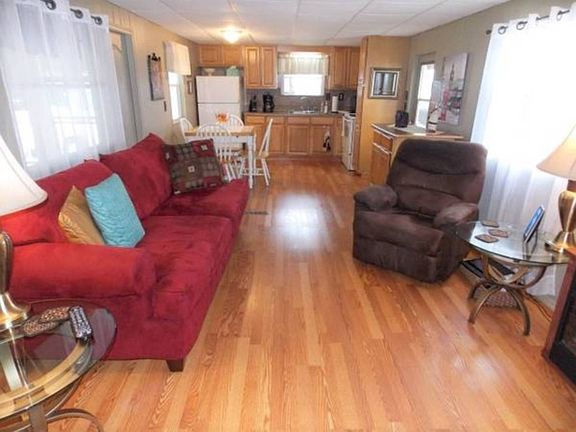 5th image of 11040 Bluebird Dr