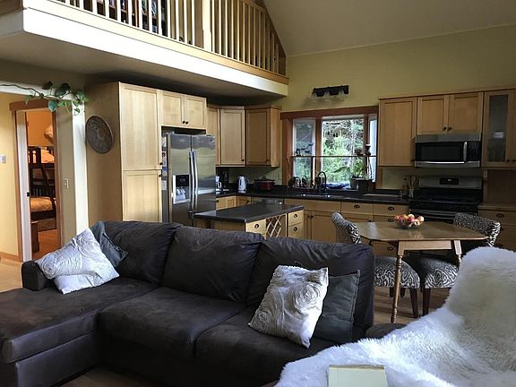 5th image of 111 Alder Ln