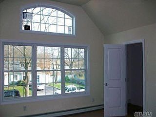 2nd image of 22 Laurel St