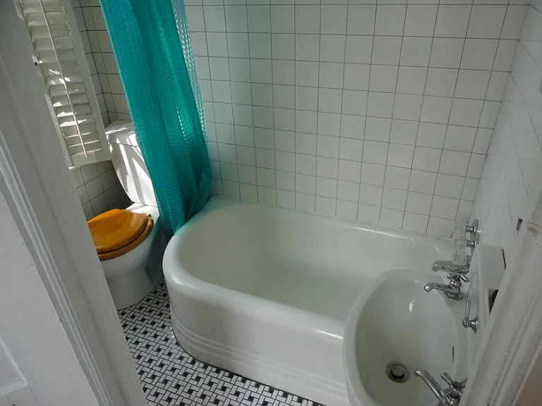 604 Madison Ave #2R — Photo 6