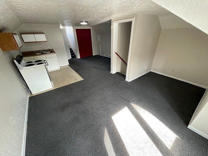2nd image of 1018 S Floyd St APT 4