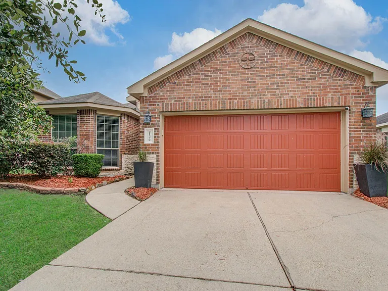 21379 Village Crossing Ln — Photo 1