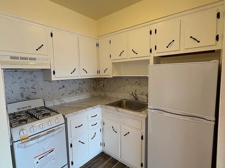 7 Paulding St #3E — Photo 1