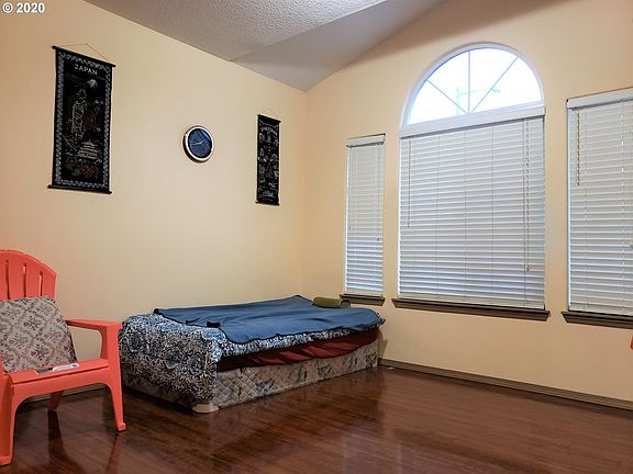 4th image of 2516 NE 163rd Ct
