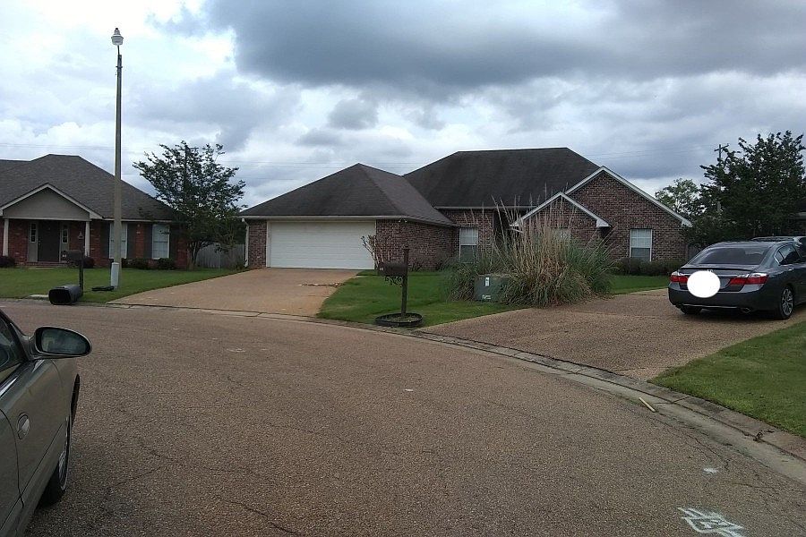 2nd image of 612 E Abbey Pl
