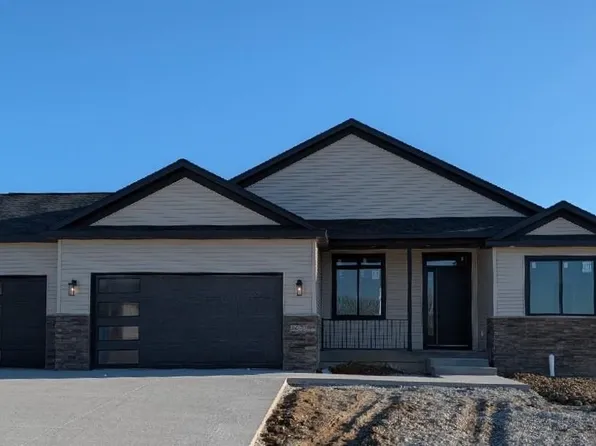 3072 Ridgeview Cir, Coralville, IA 52241