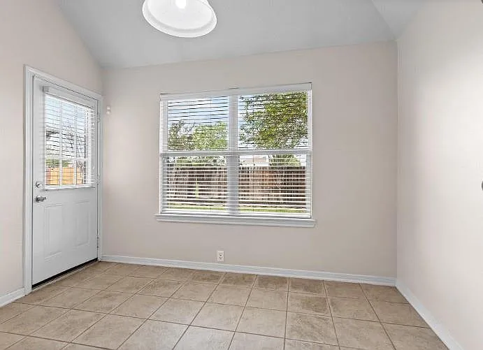 8817 Sunforest Ln — Photo 8