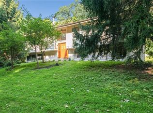 6 Colline Dr, Suffern, NY 10901