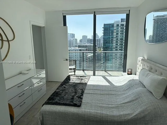 121 NE 34th St #1903 — Photo 8