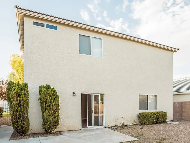 4933 Royal Lake Ave — Photo 16