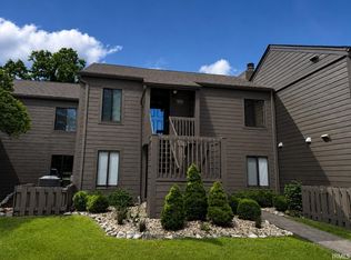 9359 S Lake Ridge Dr, Bloomington, IN 47401