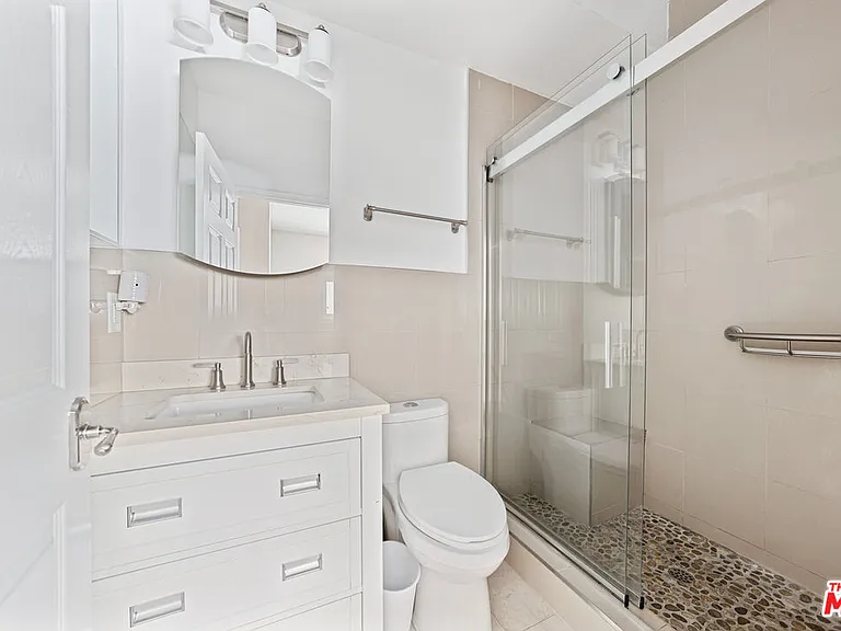 14937 Dickens St #109 — Photo 22