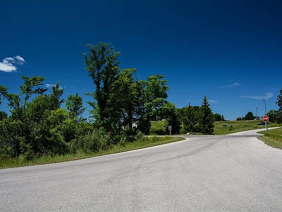 3rd image of 5411 Ravenhurst Dr Lot 7