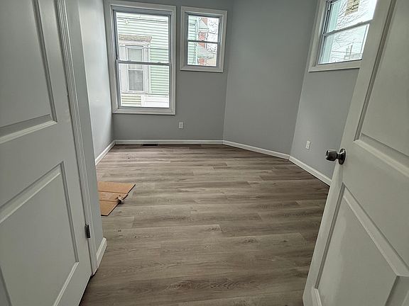 5th image of 171 S Burnett St #1A