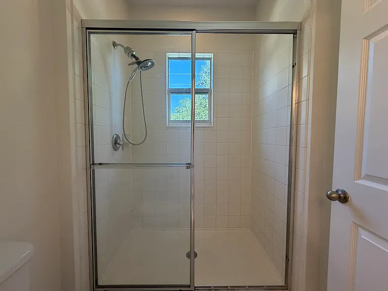 1018 Capitol Hill Ct — Photo 23