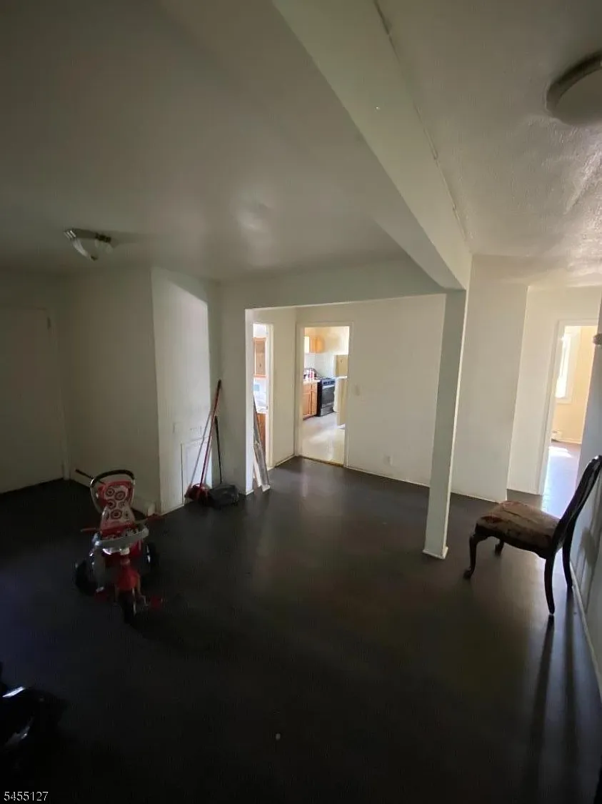 3 bed, 1.0 bath, $1,975 — Photo 1