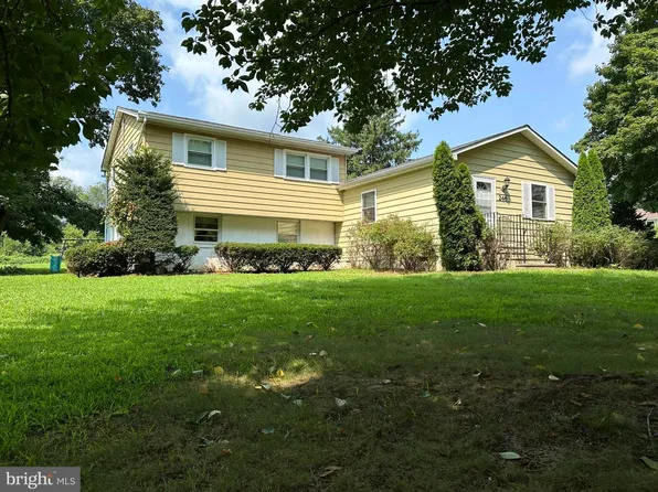246 Center Rd, Elmer, NJ 08318