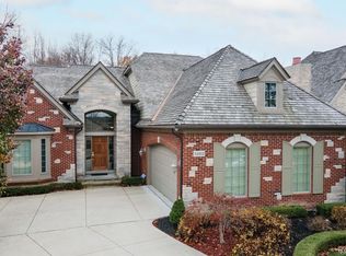 5162 Newport Ct, Rochester, MI 48306