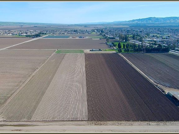 4th image of 40895 Cherry Ave