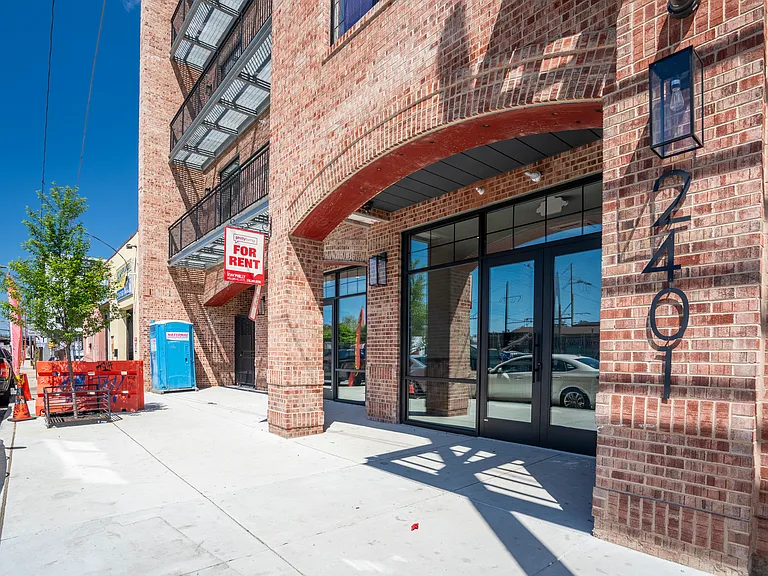 2401 Washington Ave — Photo 7