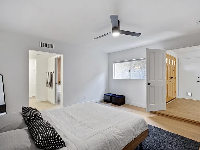 2514 N 60th Pl — Photo 6