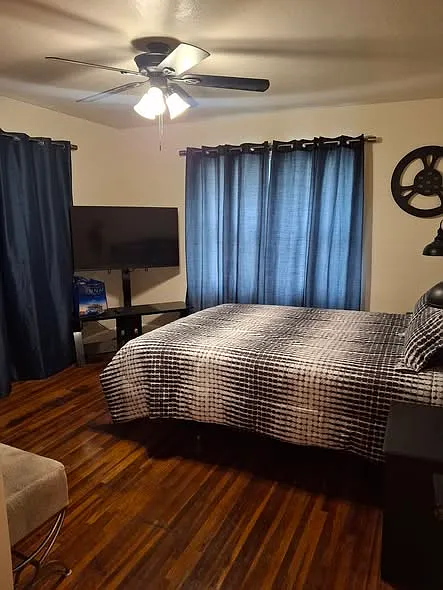 5 bed, 2216 sqft, $650 — Photo 3