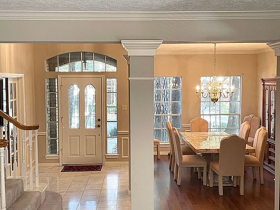 Formal Dining at Entry...