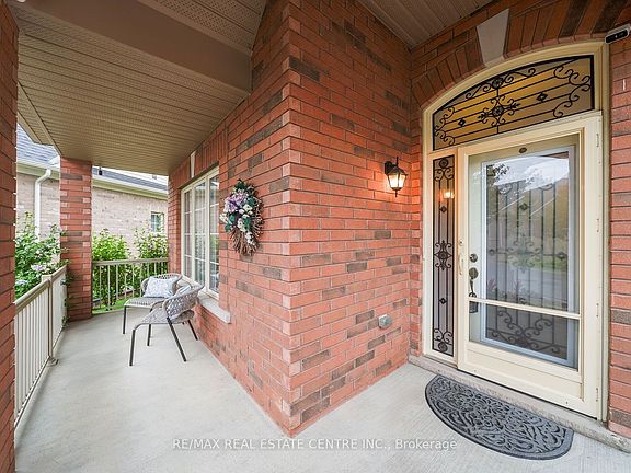 4th image of 18 Seedhouse Rd