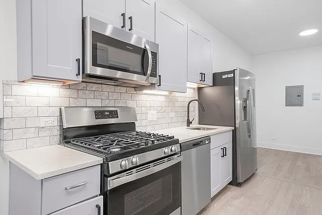 6343 N Wayne Ave #3N — Photo 3