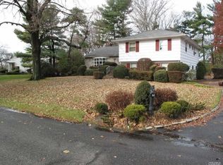 6 Links Dr, Great Neck, NY