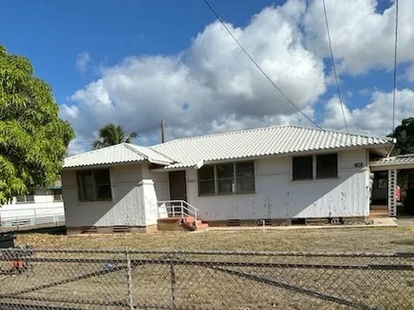 8065 Ulili Rd, Kekaha, HI 96752