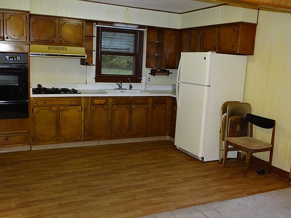 3rd image of 2123 Christina St