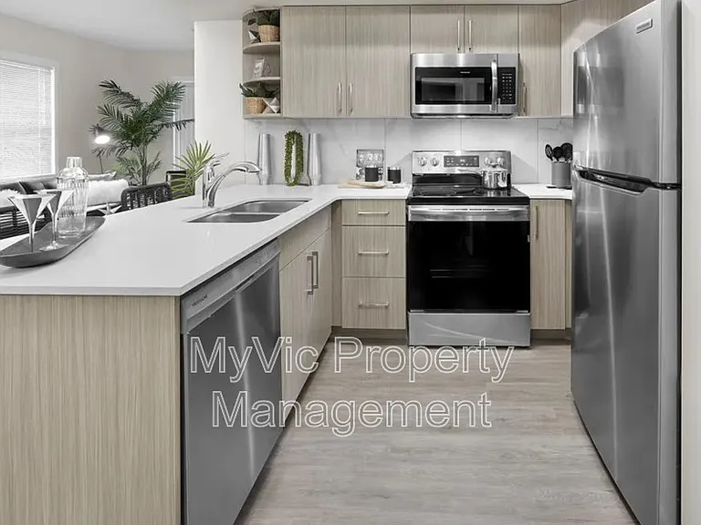 403 Belvedere Gate NW — Photo 2