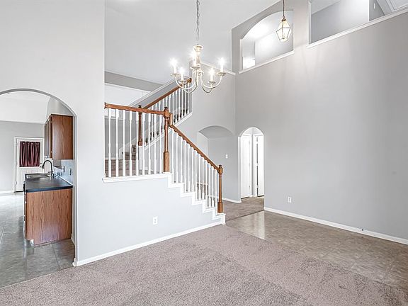 5th image of 8922 Paladora Park Ln
