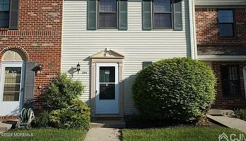 254 Bromley Pl Photo 1