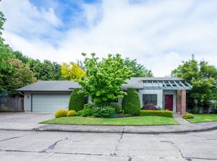 1627 Crescent Ave, Eugene, OR 97408