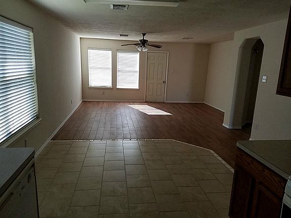 3rd image of 19007 Prairie Bluff Dr