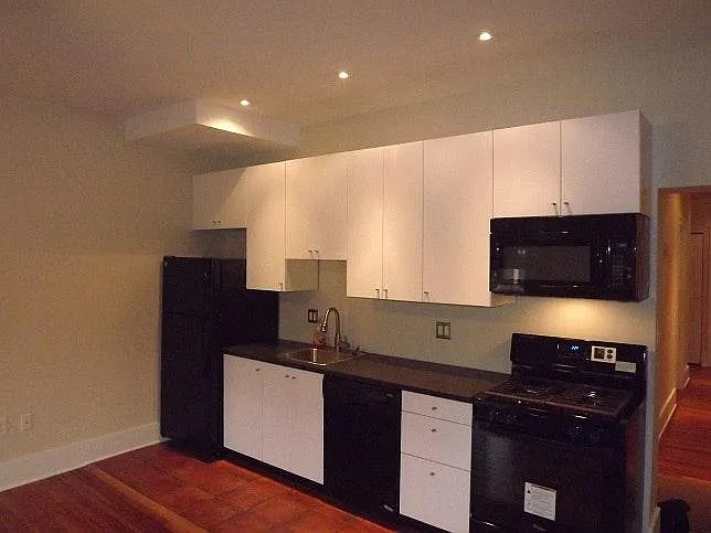 324 N 52nd St #2 — Photo 10