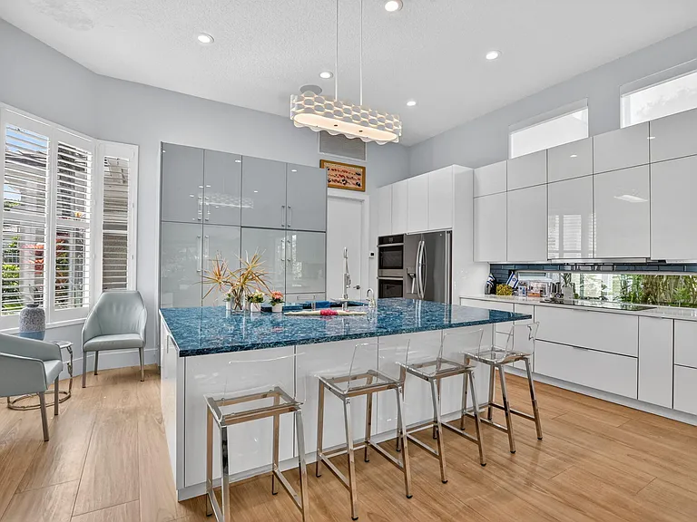 7843 Villa D Este Way — Photo 17