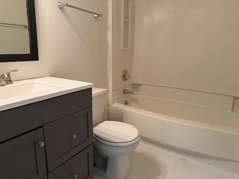 1104 Long Meadows Dr — Photo 15