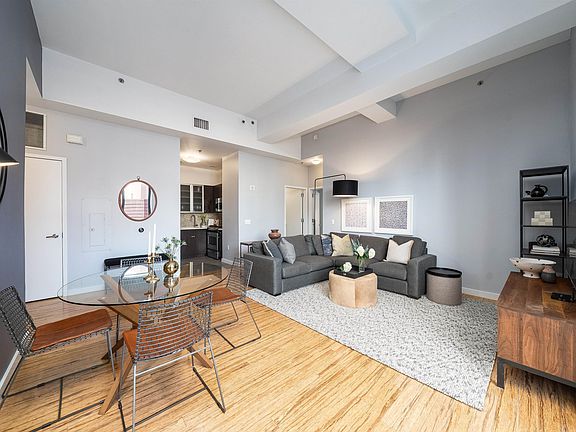4th image of 232 Pavonia Ave APT 715