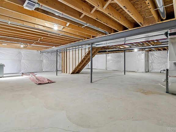 5th image of 10206 Hunt Dr