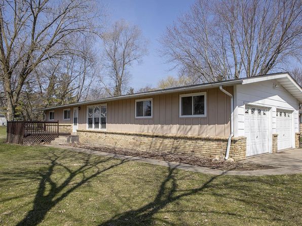 N8365 Parkview Drive, Ixonia, WI 53036