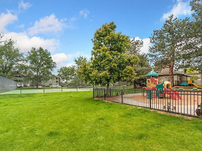 2828 Silverplume Dr #Q3 — Photo 15