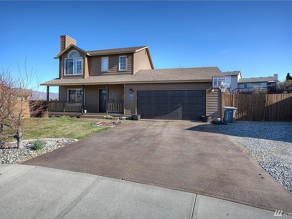 2nd image of 2492 Plateau Dr