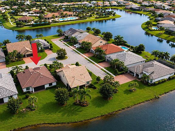 3rd image of 604 SE Monteiro Drive