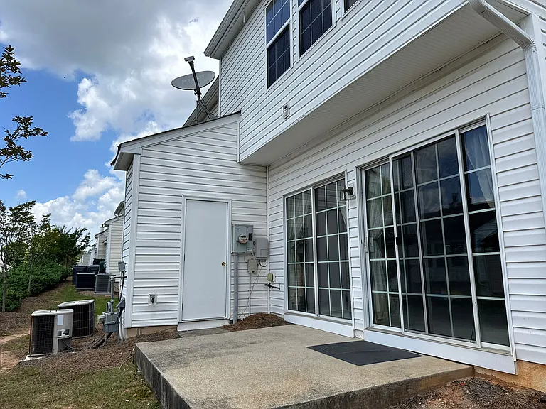 Extra Storage room and patio