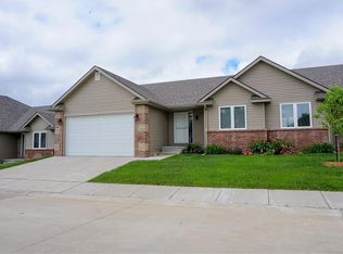 400-40 S 8th Ct, Indianola, IA 50125